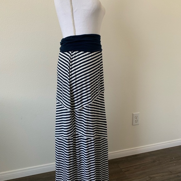 Max studio skirt - Picture 3 of 7